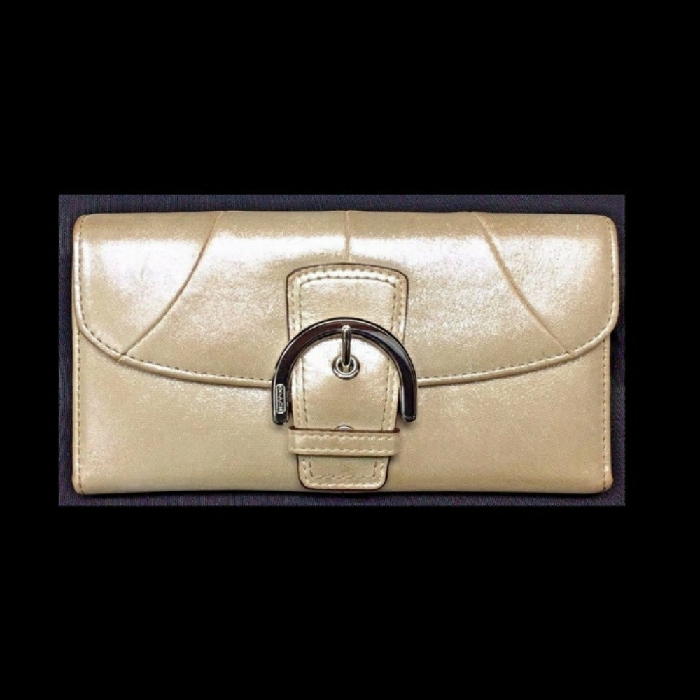 Coach wallet 🥰🥰♥️